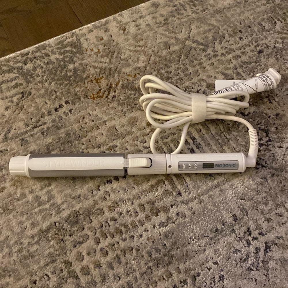 Bio Ionic Stylewinder Rotating Styling Iron 1.25”
